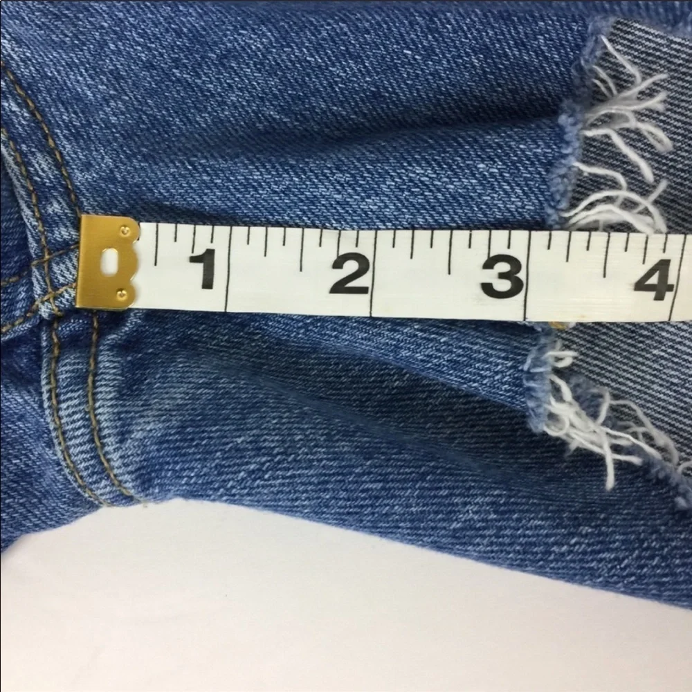 90’s Tommy Hilfiger Cutoff Light Denim Jean Shorts Size 7 JR.